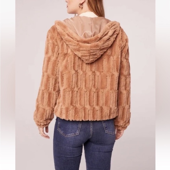 BNWT BAND OF THE FREE HOODED FAUX FUR ZIP-UP JACKET - Picture 2 of 4